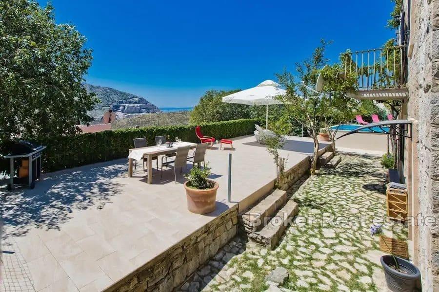 Detached house with pool