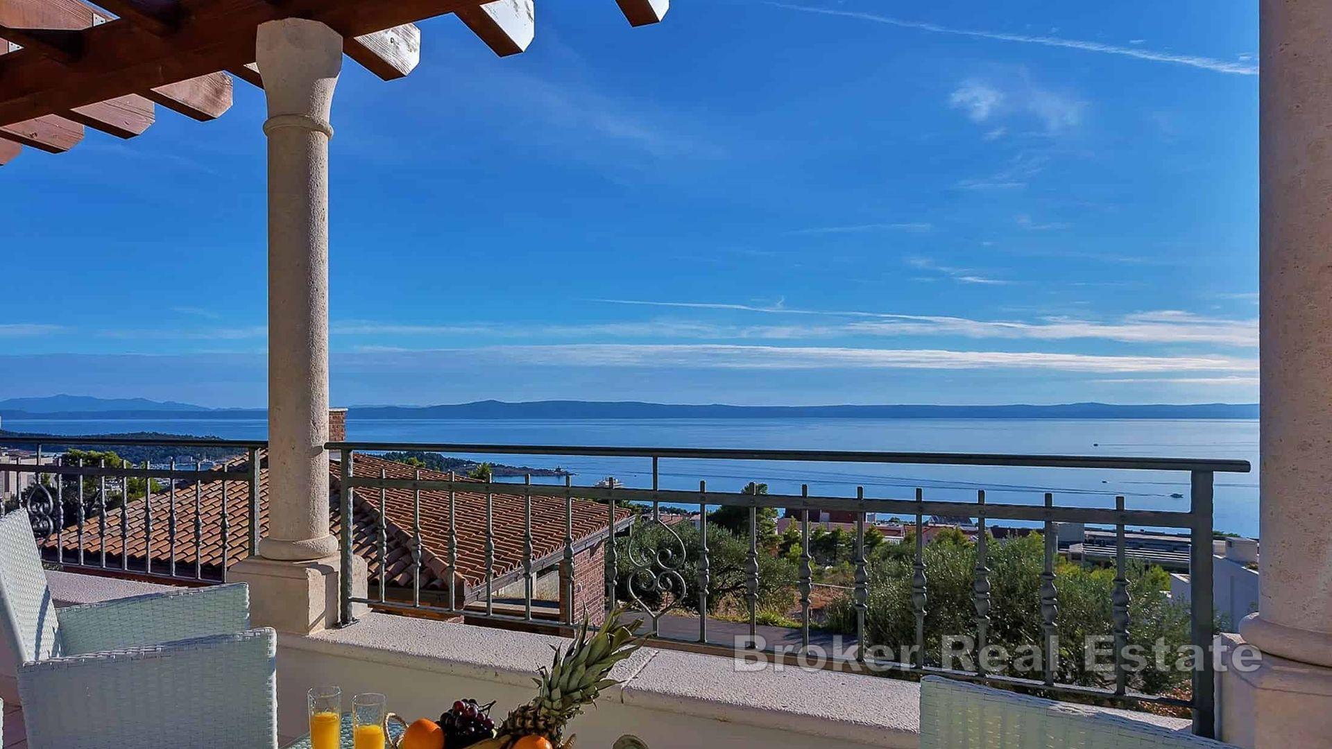 Luxusvilla mit Meerblick