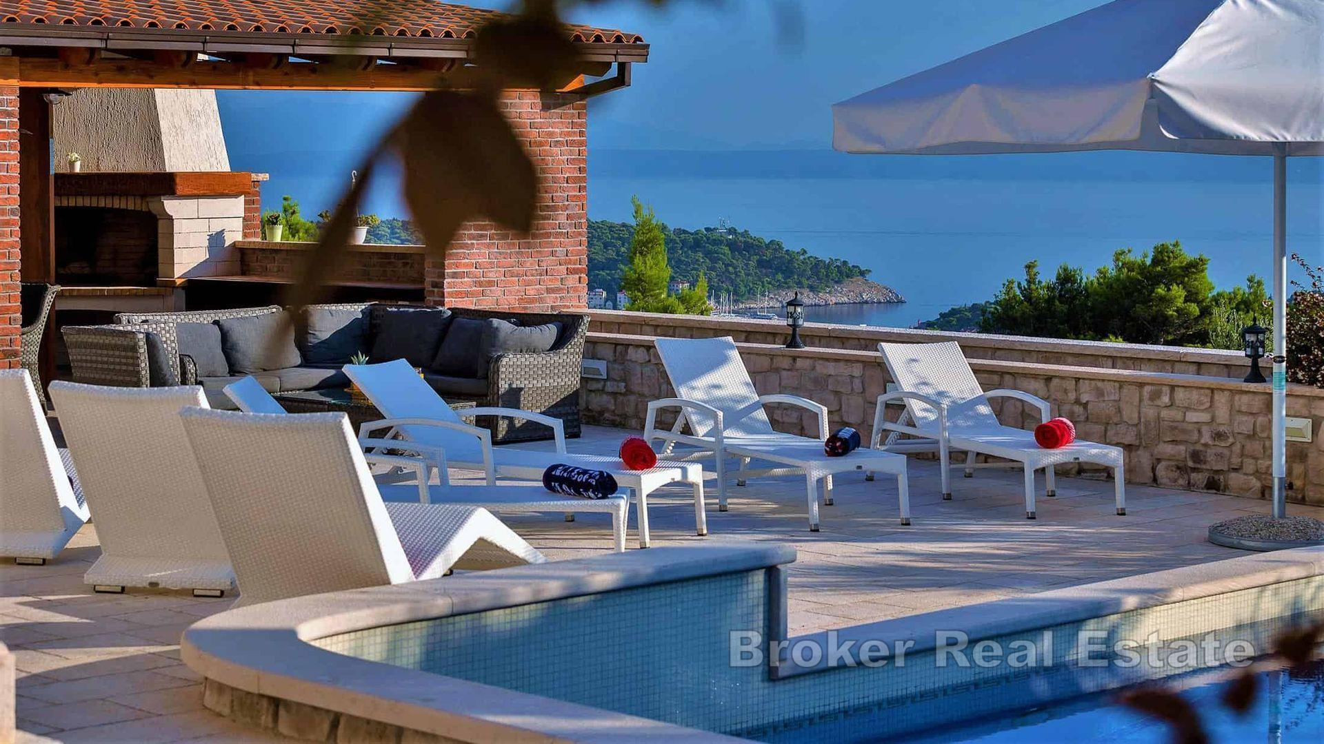 Luxusvilla mit Meerblick