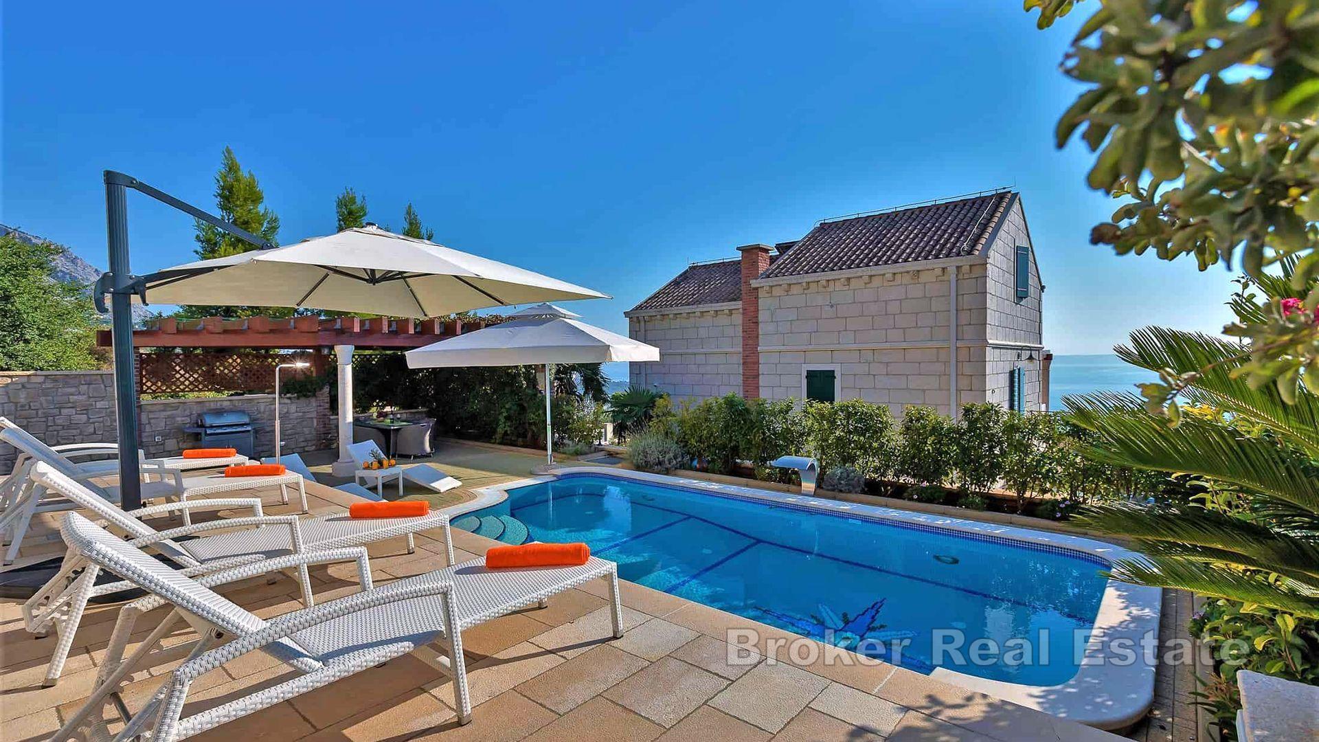 Moderne Villa mit Meerblick