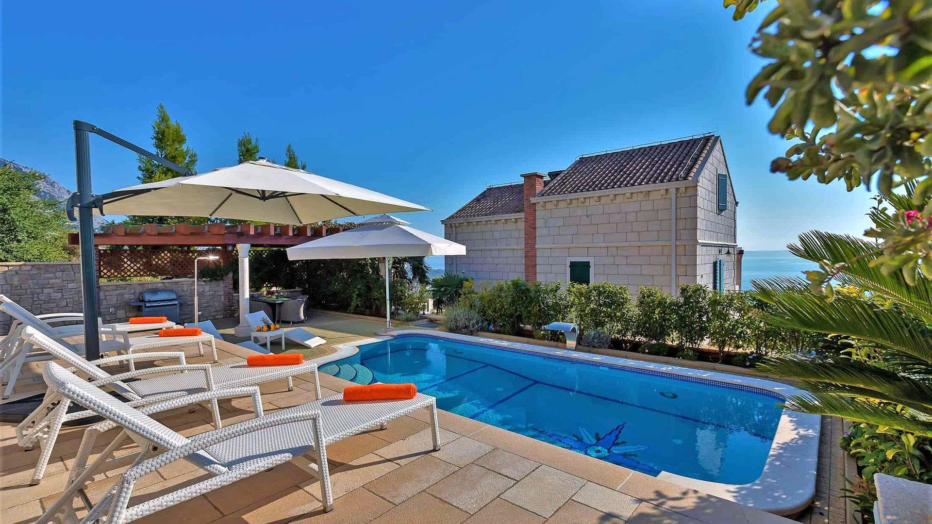 Moderne Villa mit Meerblick