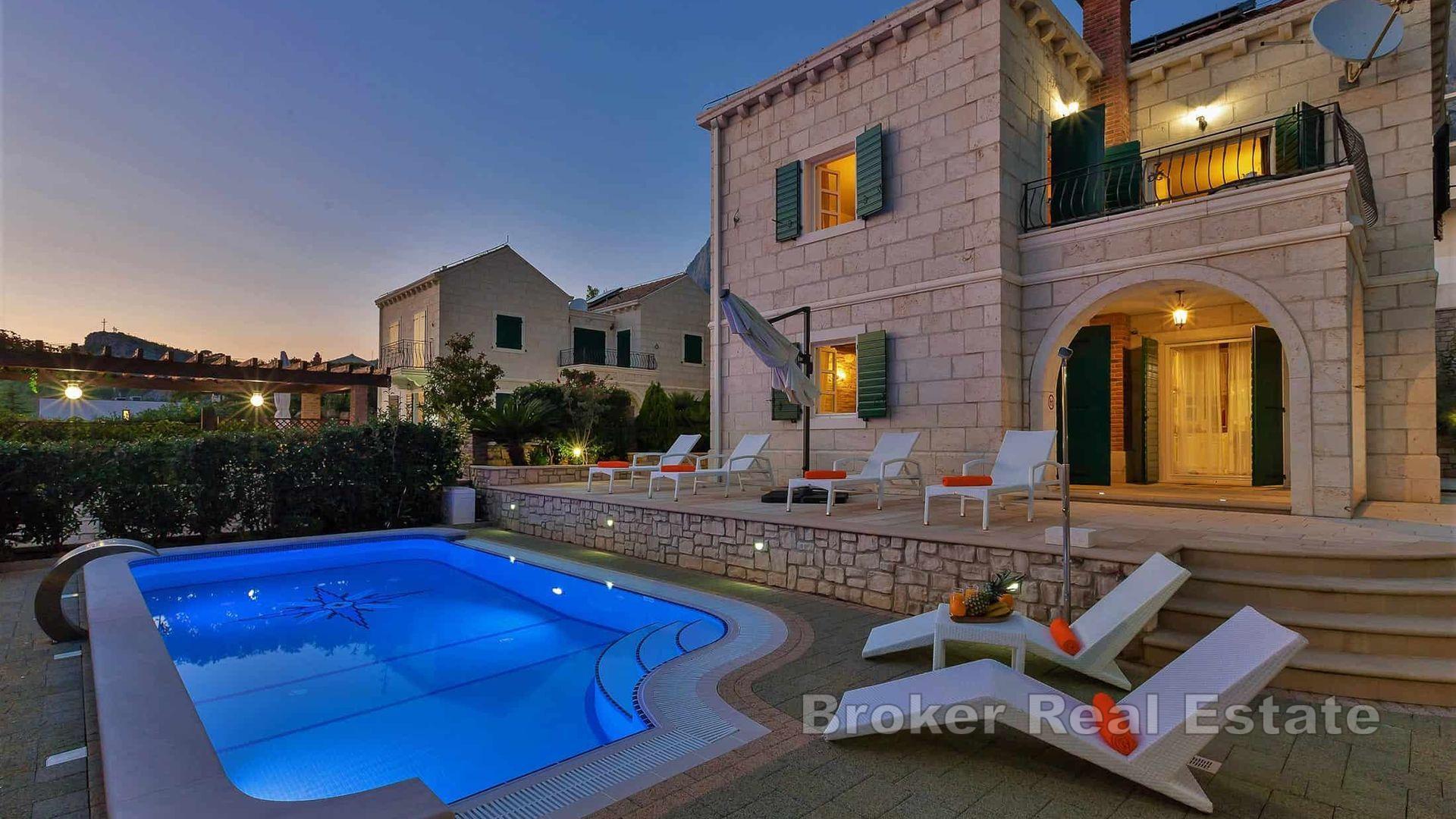 Moderne Villa mit Meerblick