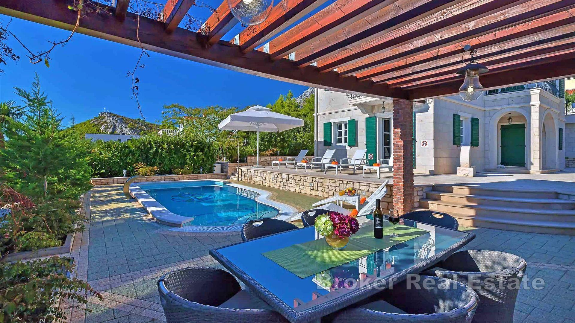 Villa mit offenem Meerblick
