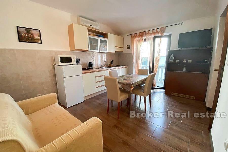 Casa con sei appartamenti vicino al mare