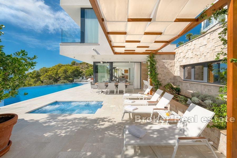 Bella villa con vista mare