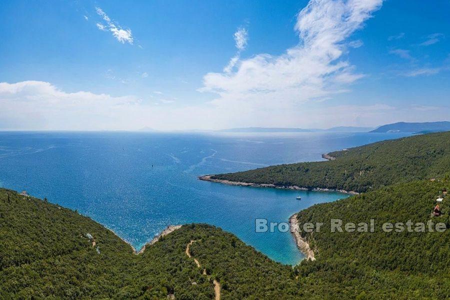 Beau terrain en zone T en bord de mer
