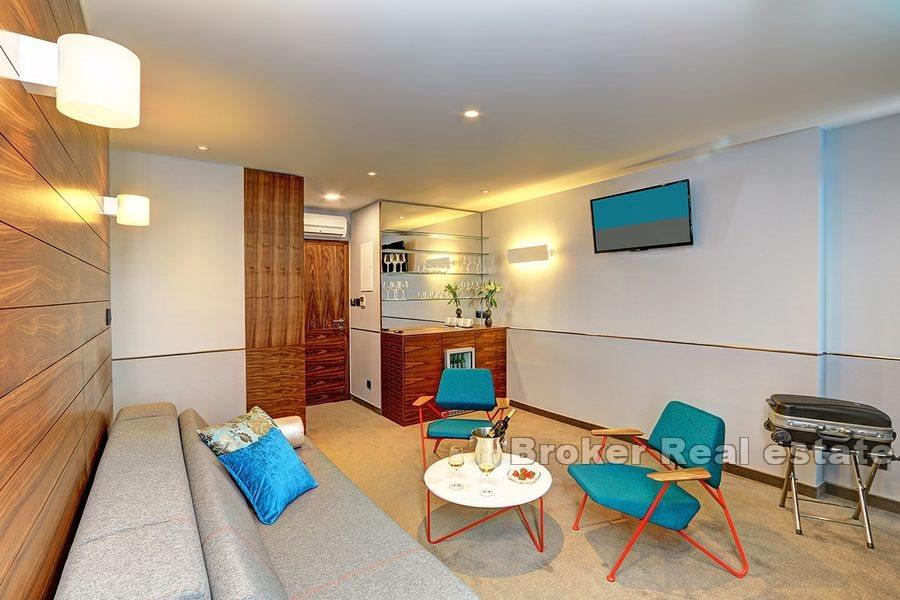 Luxuszimmer mit Rezeption