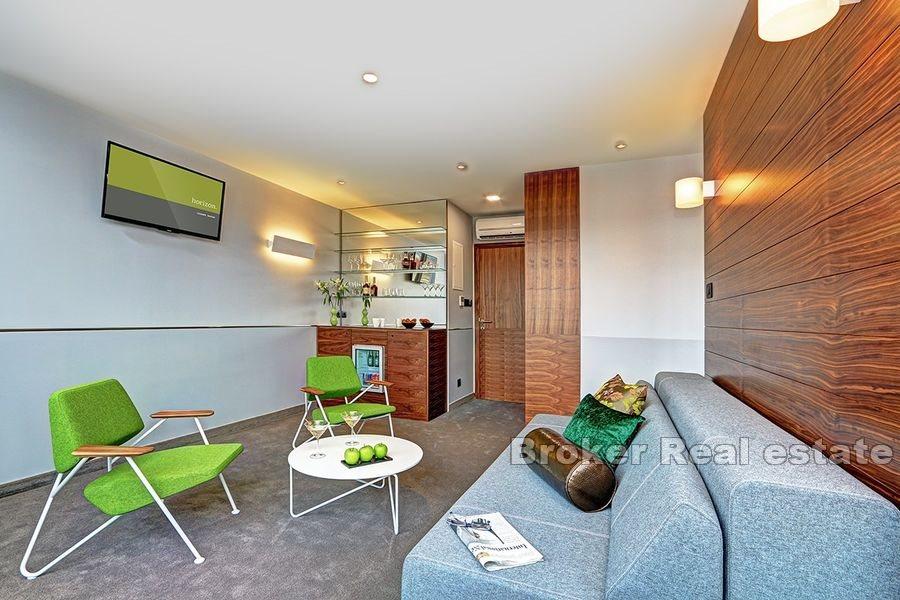 Luxuszimmer mit Rezeption