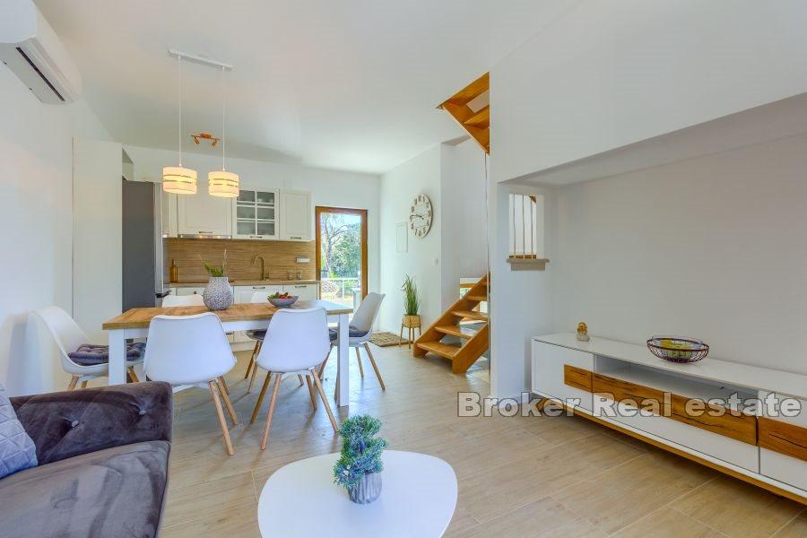 Belle maison jumelée avec piscine