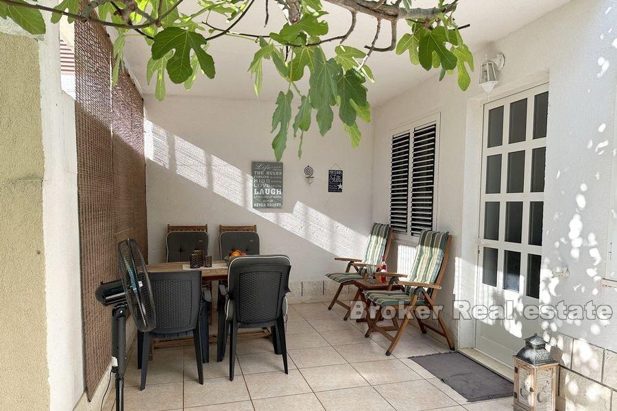Apartament z basenem blisko morza