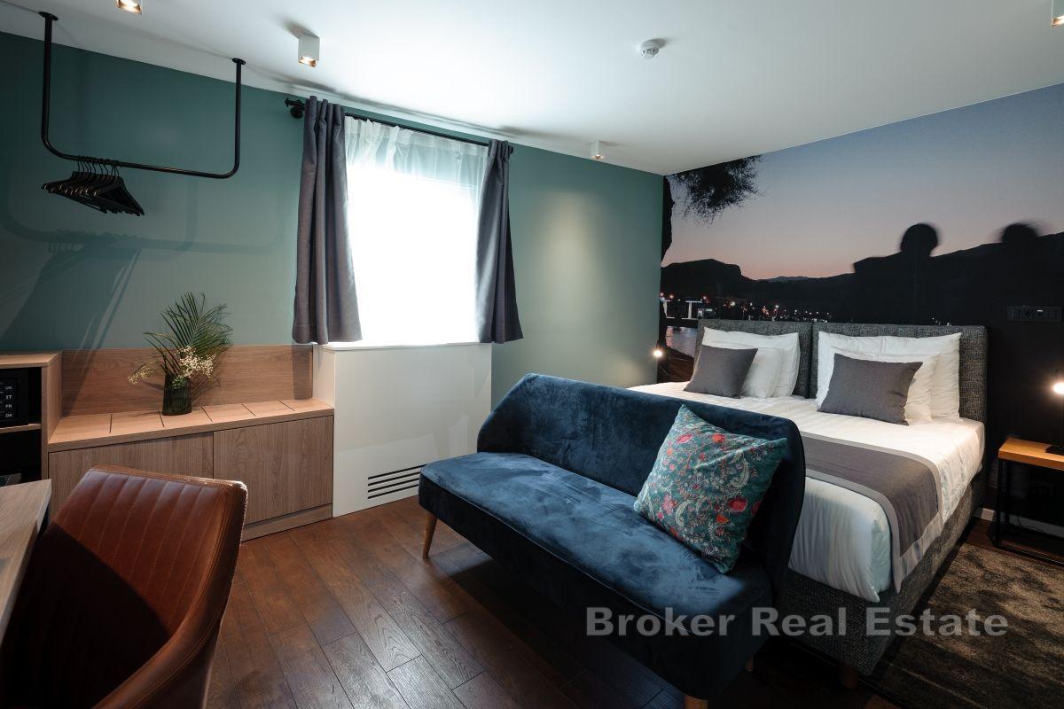 Moderne hotell med en etablert virksomhet