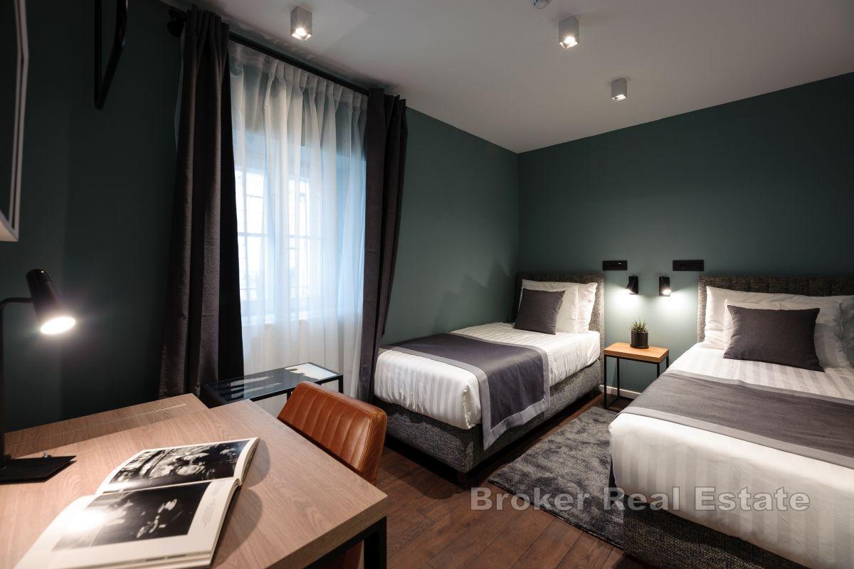 Moderne hotell med en etablert virksomhet