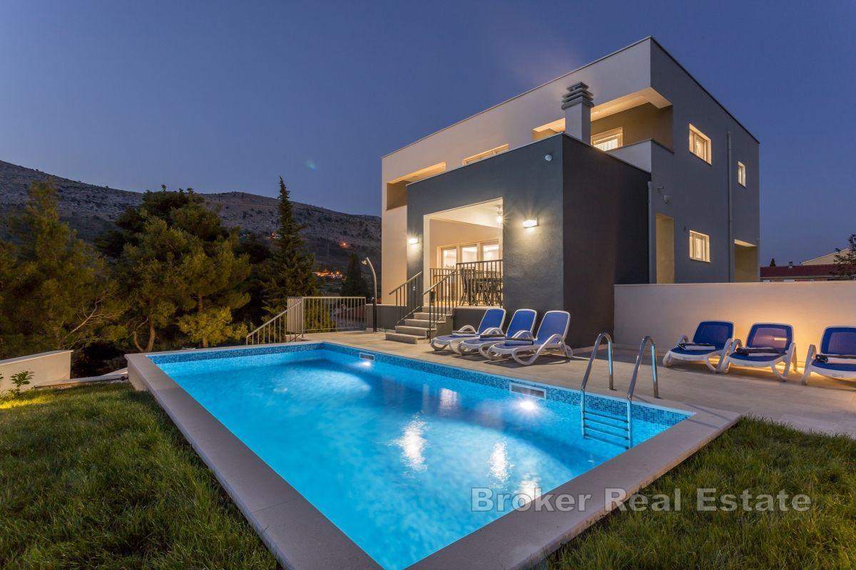 Moderne Villa mit Pool