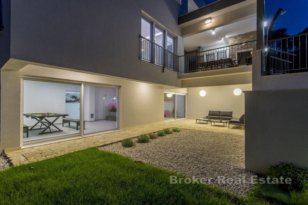 Moderne Villa mit Pool