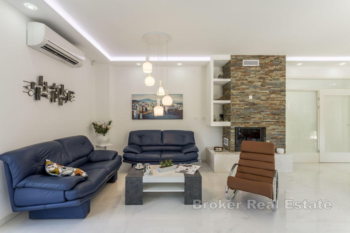 Moderne Villa mit Pool
