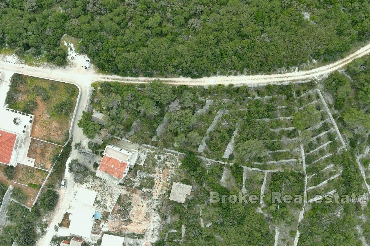 Attractive plot of land with a view of the sea