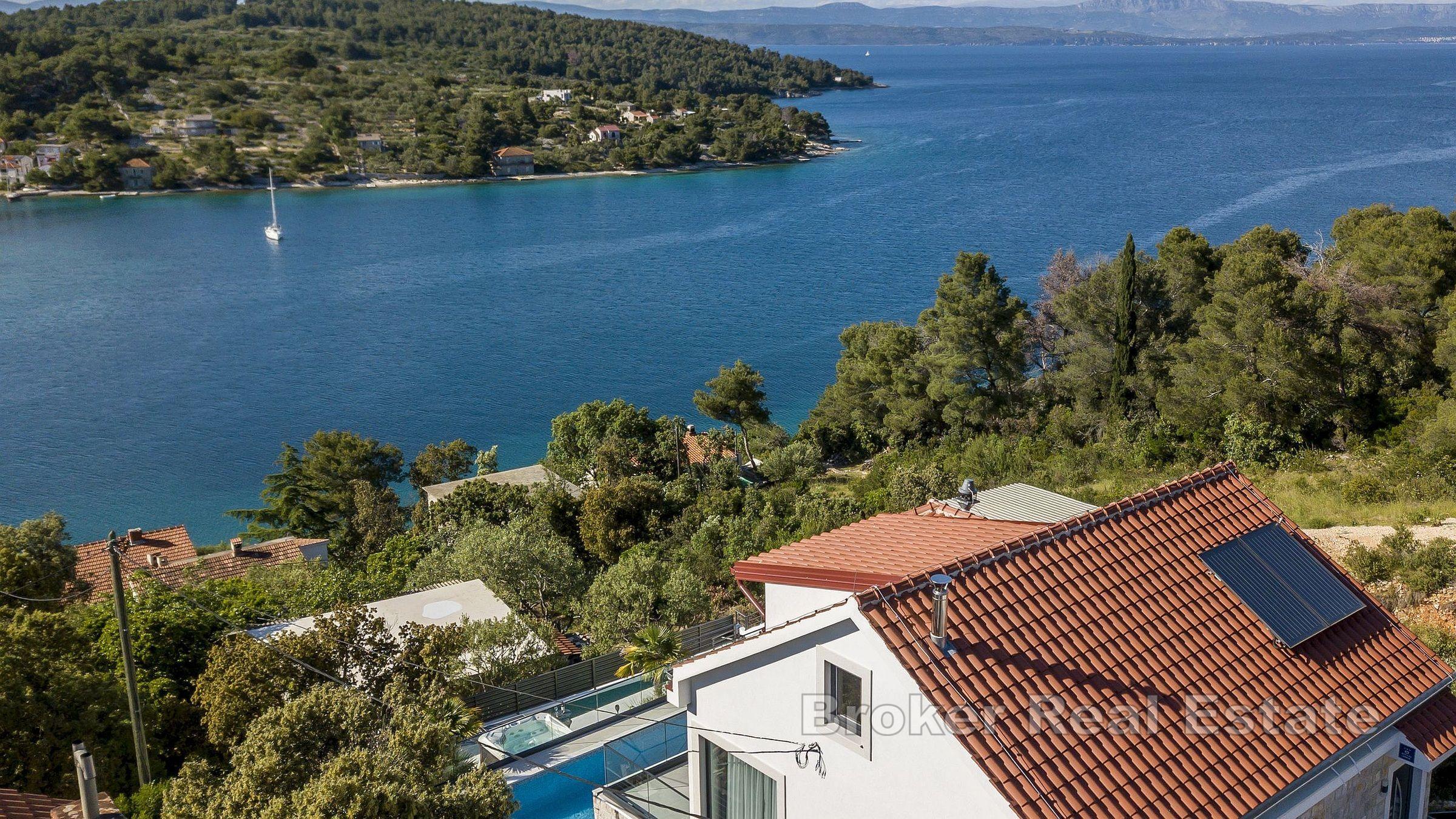 Vacker villa med vacker utsikt över havet