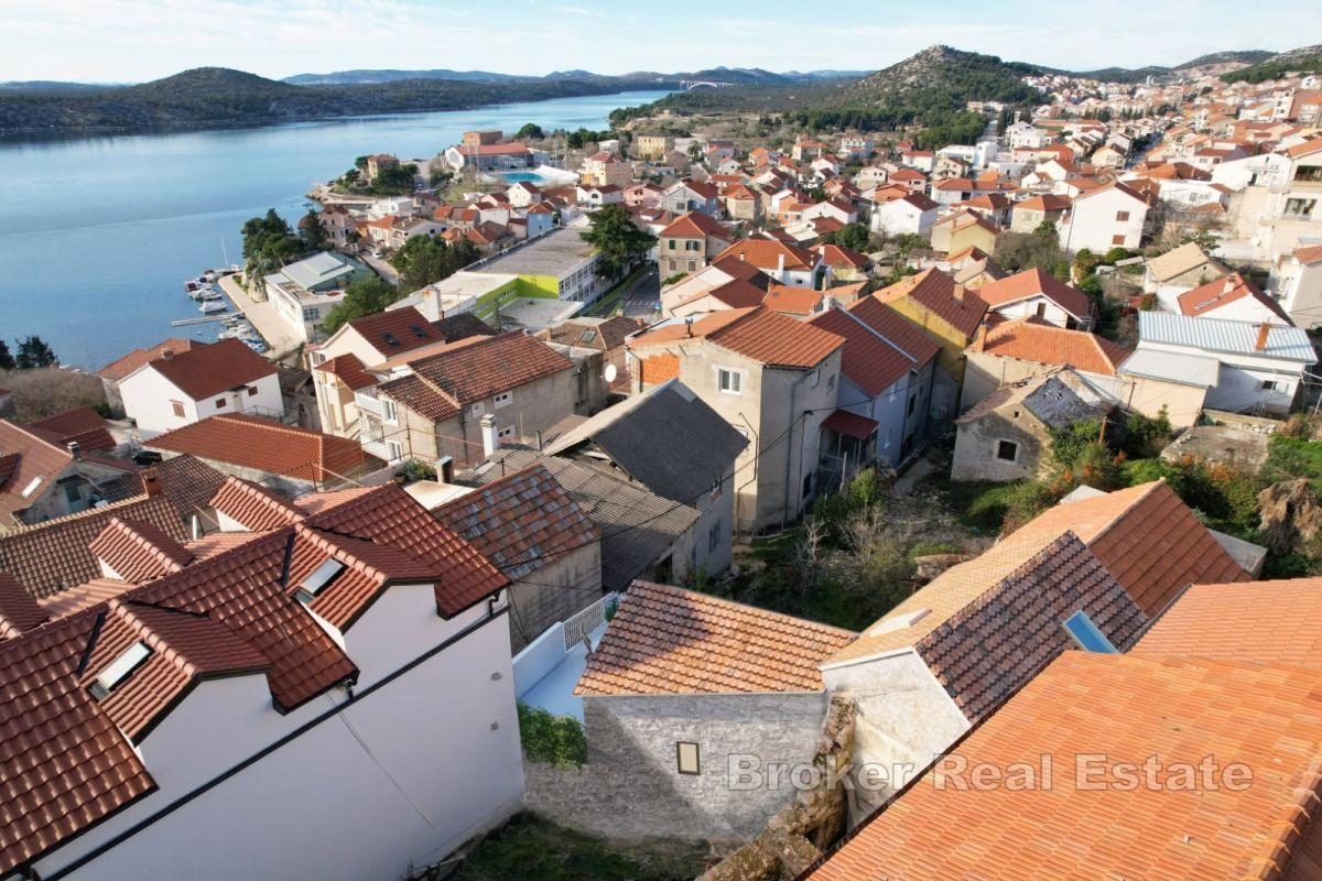 Maison en pierre avec projet de rénovation