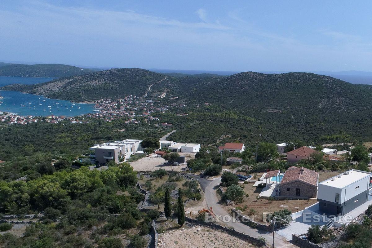Terreno edificabile con splendida vista mare