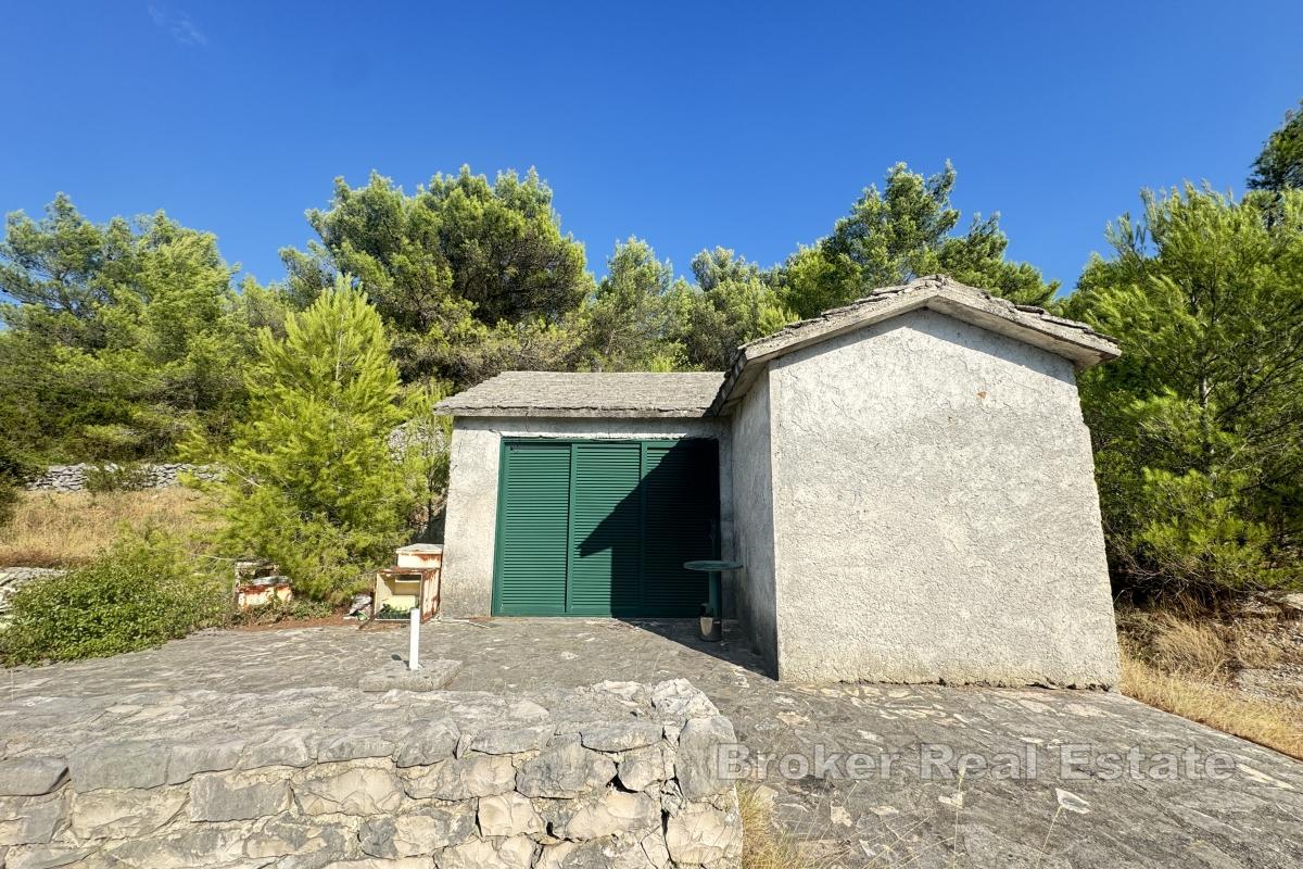 Terrain constructible légalisé, en première ligne de mer