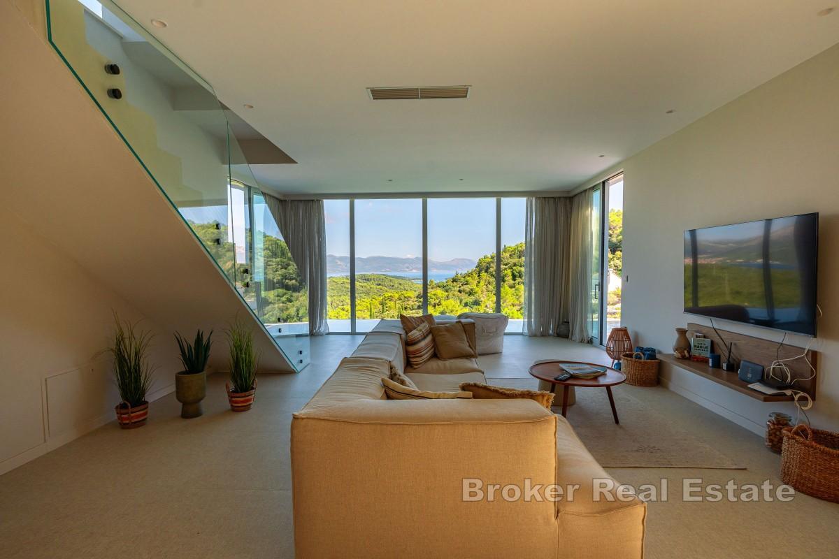 Moderne Villa mit Pool und Meerblick