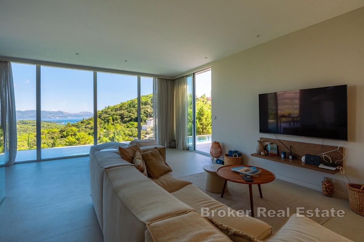 Moderne Villa mit Pool und Meerblick