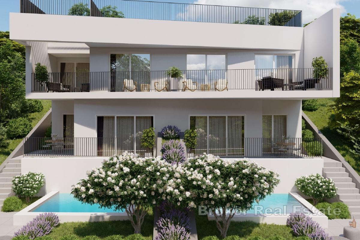 Modern duplexlägenhet med pool