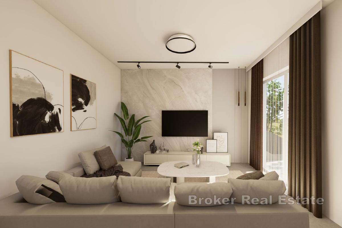 Moderne Maisonette-Wohnung mit Pool und Meerblick
