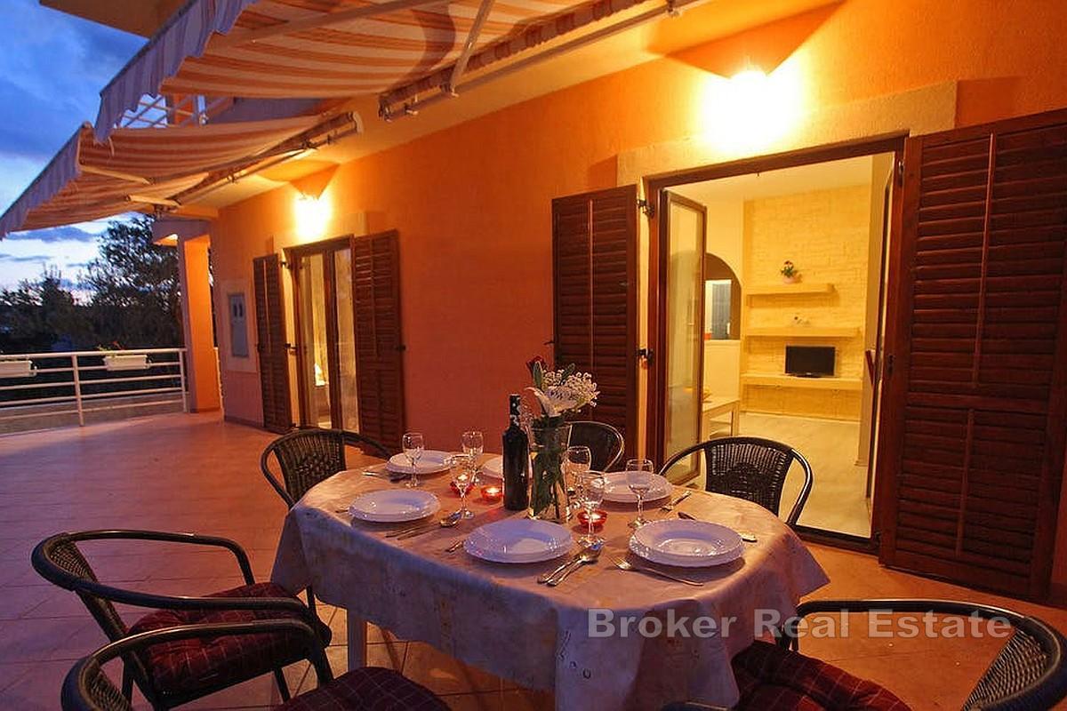 Casa con sette unità abitative