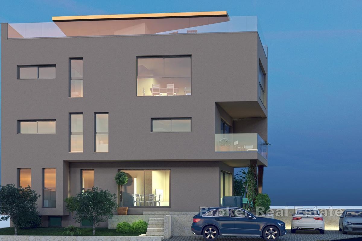 Nuovo edificio con tre unità residenziali nel centro di Šibenik