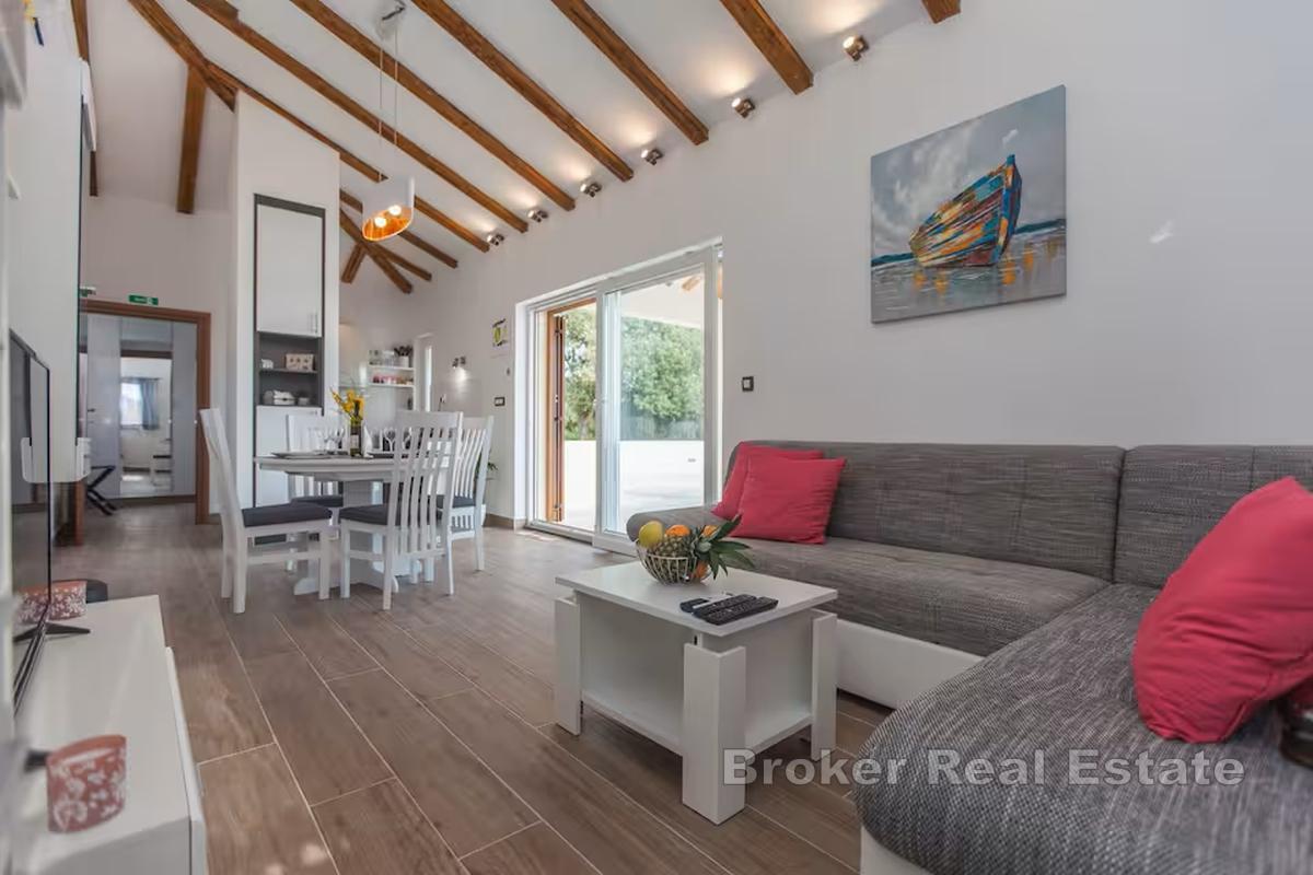 Casa su un unico piano con piscina e vista mare
