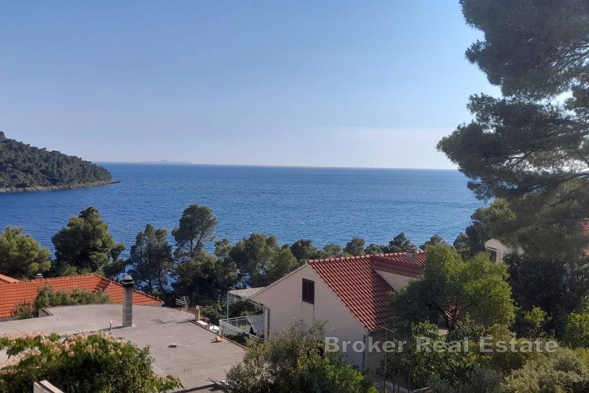 Baugrundstück mit Panoramablick aufs Meer