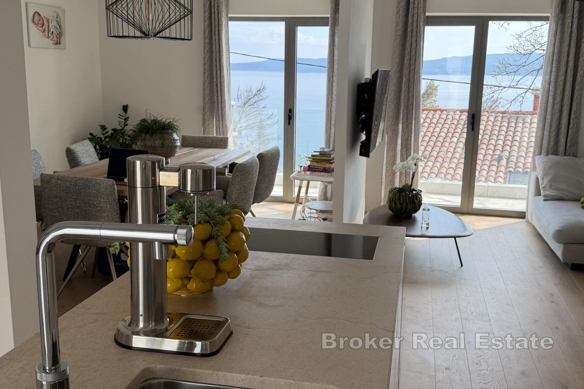 Casa indipendente con splendida vista mare sulla Riviera di Omiš