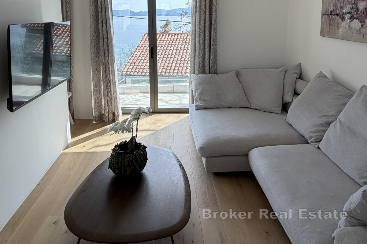 Casa indipendente con splendida vista mare sulla Riviera di Omiš