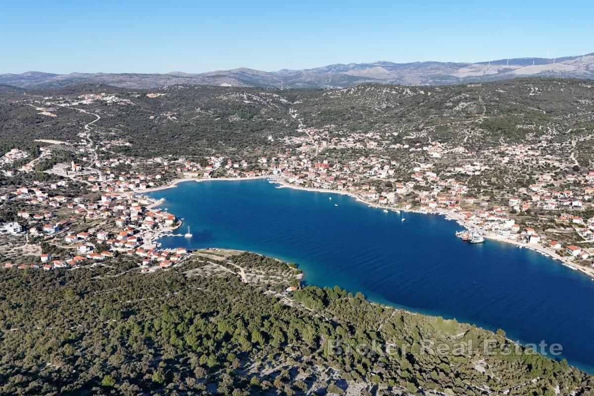 Attraente terreno edificabile a 200 m dal mare