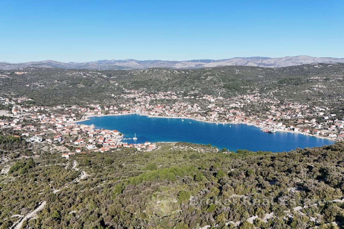 Attraente terreno edificabile a 200 m dal mare
