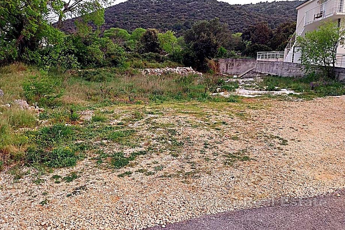 Attraente terreno edificabile a 200 m dal mare