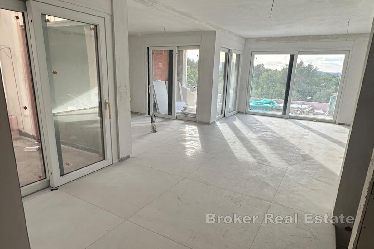 Villa moderna con vista mare e piscina