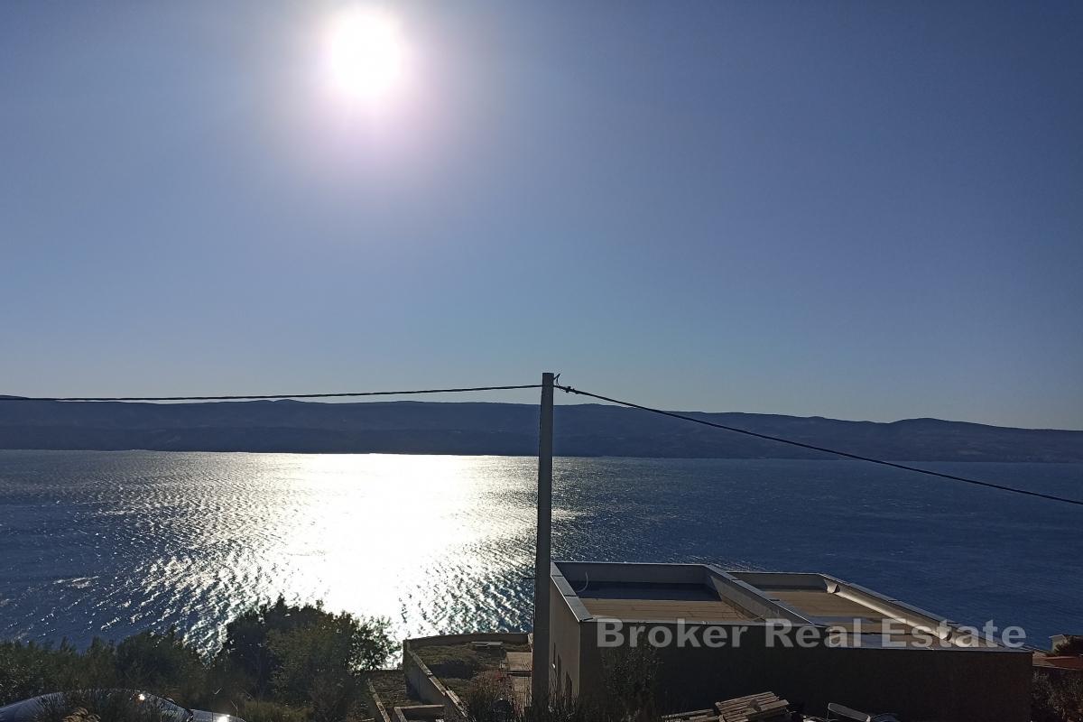Terreno edificabile con permesso di costruzione e vista panoramica sul mare
