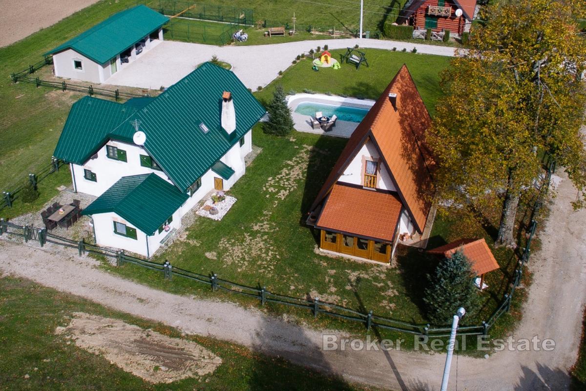 Atraktivní statek se dvěma domy