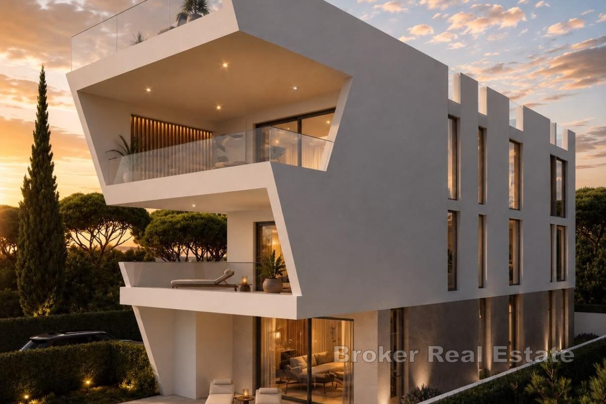 Modern villa med pooler och havsutsikt