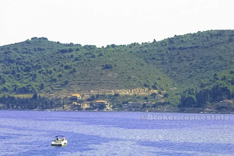 Terreno edificabile in seconda fila al mare, in vendita
