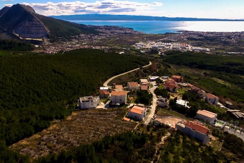 Grande appezzamento terreno edificabile con vista sul mare, per la vendita