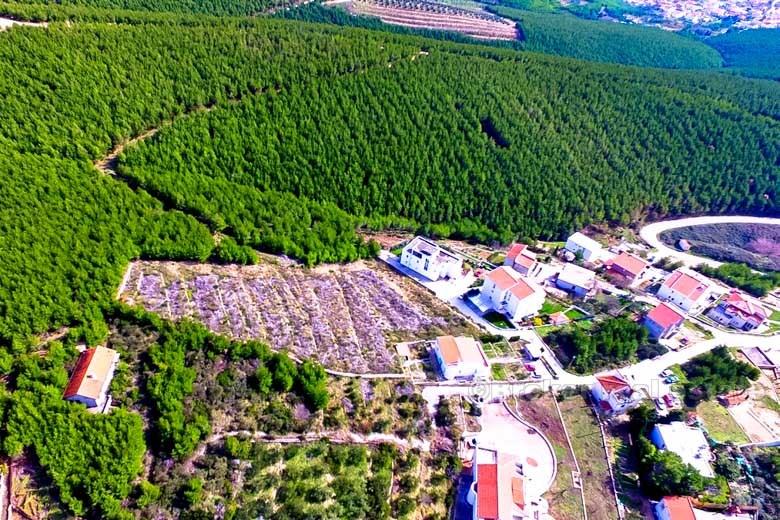 Grande appezzamento terreno edificabile con vista sul mare, per la vendita