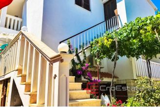 14 2022 76 Rogoznica house sea view for sale