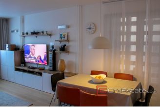 10 2018 107 Split apartment for sale1