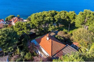 012 2022 159 island ciovo house sea view for sale