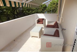 012 2022 159 island ciovo house sea view for sale