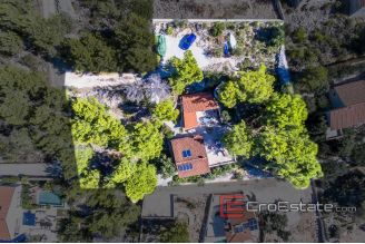 20 2013 64 Brac house sea view for sale