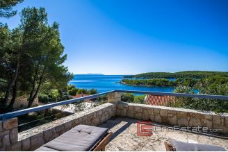 20 2013 64 Brac house sea view for sale